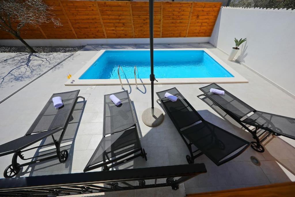 Luxury Apartment Petra With Private Pool Задар Экстерьер фото
