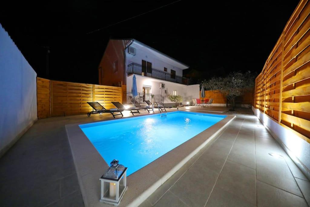 Luxury Apartment Petra With Private Pool Задар Экстерьер фото